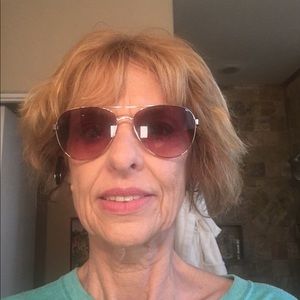 Meet your Posher, Diane